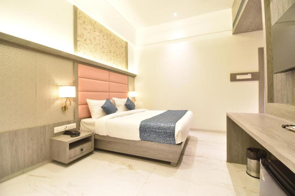 Glitz Hotels La Dahlia - Premium Тхане Екстер'єр фото