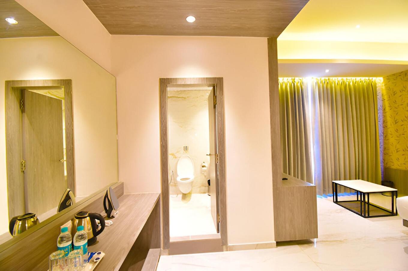 Glitz Hotels La Dahlia - Premium Тхане Екстер'єр фото